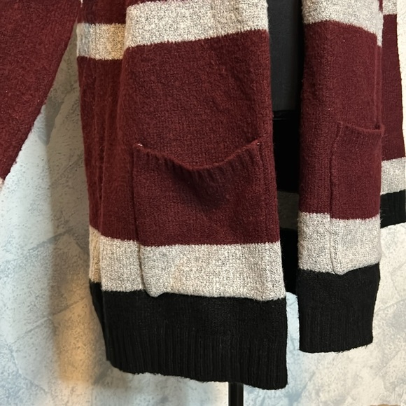 Absolutely Famous Gray and Red Color Block Cardigan Sweater - Picture 4 of 7